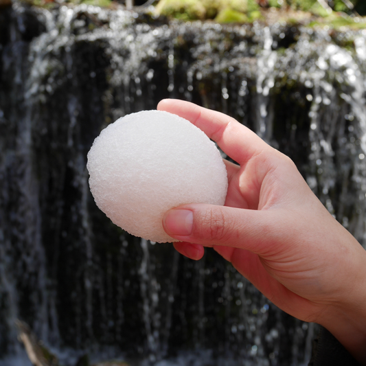 What is the difference about washing your face with a konjac sponge?